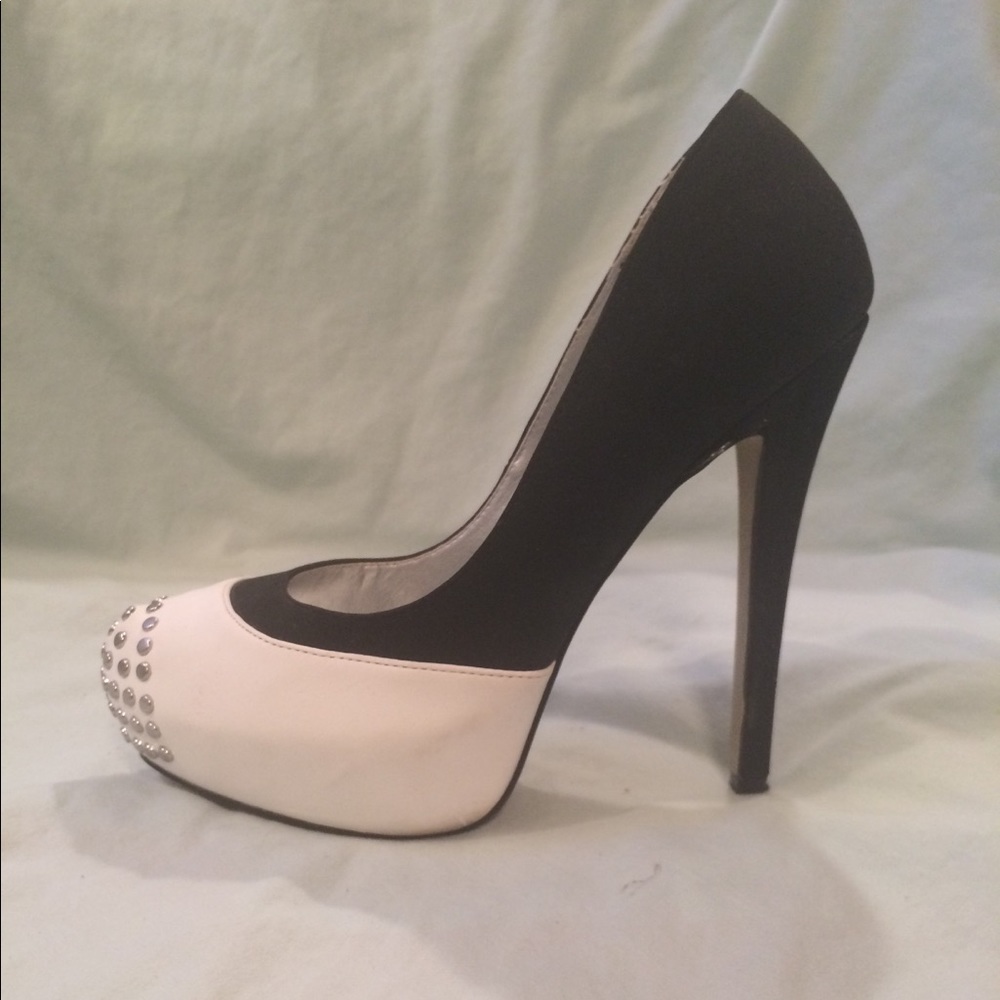 SHOEDAZZLE two tone studded platforms sz8